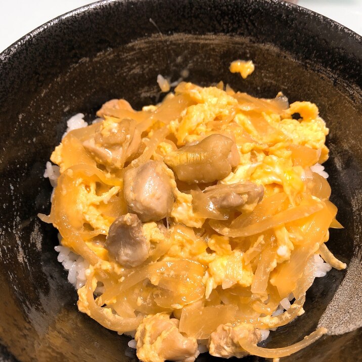 玉ねぎいっぱい★麺つゆで親子丼